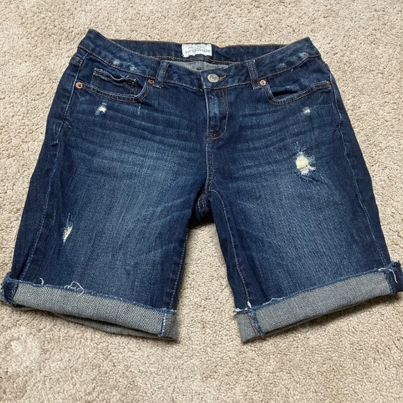 Women’s Size 5/6 Aeropostale Denim Shorts PreOwned - Picture 1 of 5
